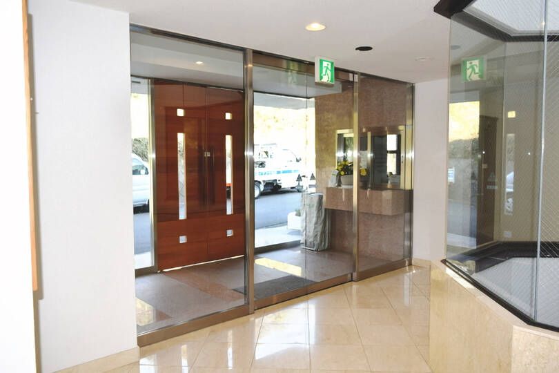 エントランス中