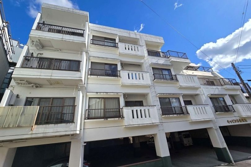 熱海市水口町　キャピタル美代元201　駅徒歩8分の3...