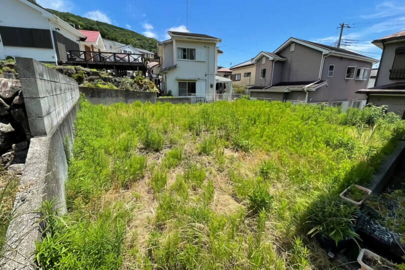 湯河原町鍛冶屋　四季を感じる閑静な住宅街の約53坪の...