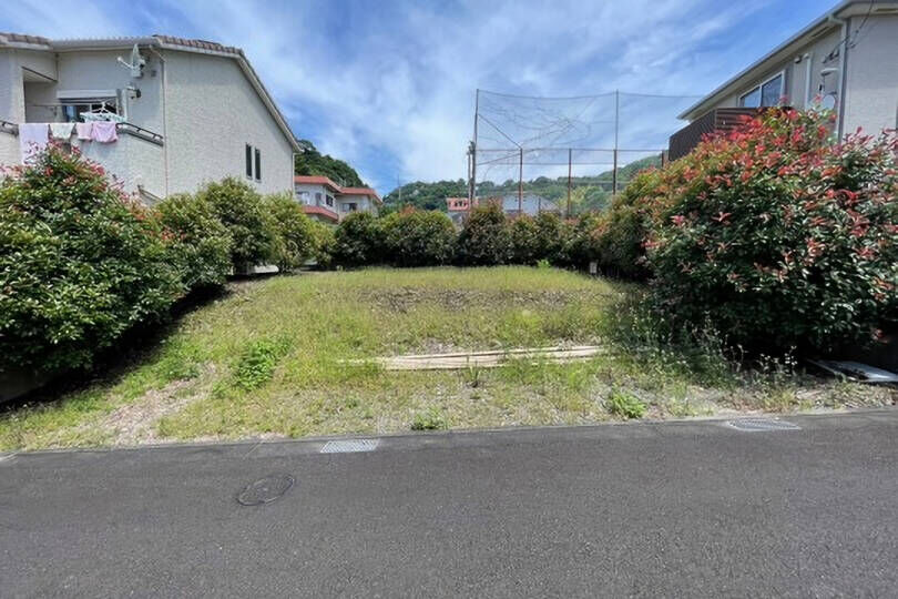 真鶴町岩　駅徒歩圏内　南側道路で陽当たり良好な土地　...