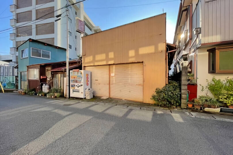 湯河原町中央 生活便利な住環境 建築条件なし 更地渡...