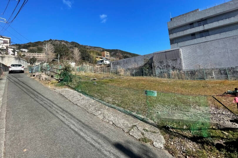 湯河原町宮上　日帰り温泉施設豊富な温泉街エリアの住宅...