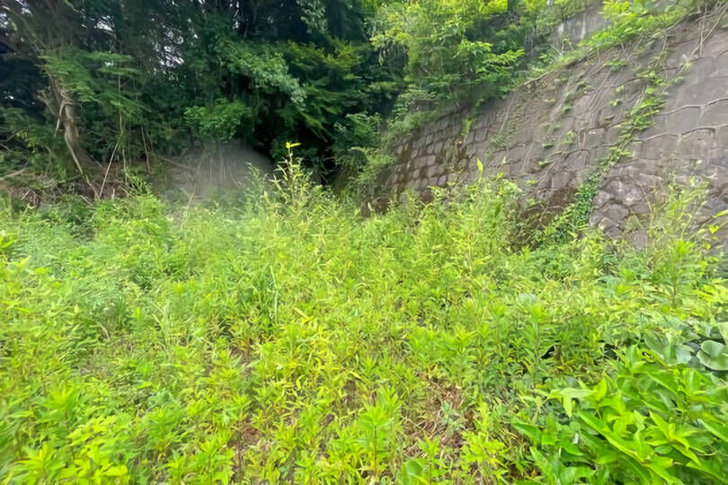 湯河原町宮上　山並み眺望　陽当たり良好な住宅地