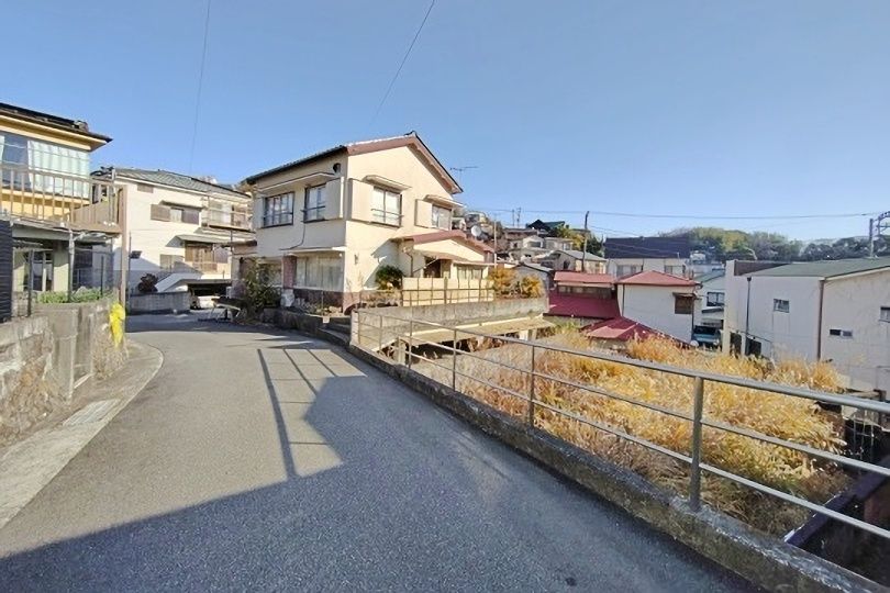 真鶴駅まで徒歩13分 真鶴港まで徒歩2分 港のそばの...