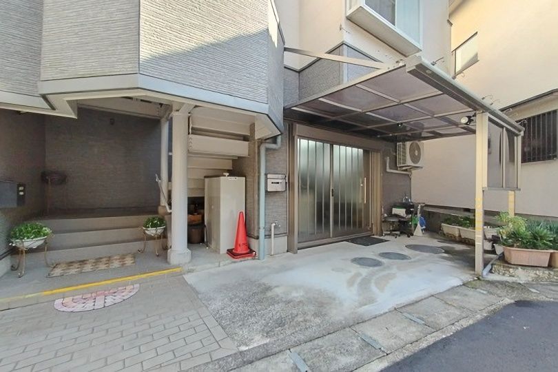 ガレージ