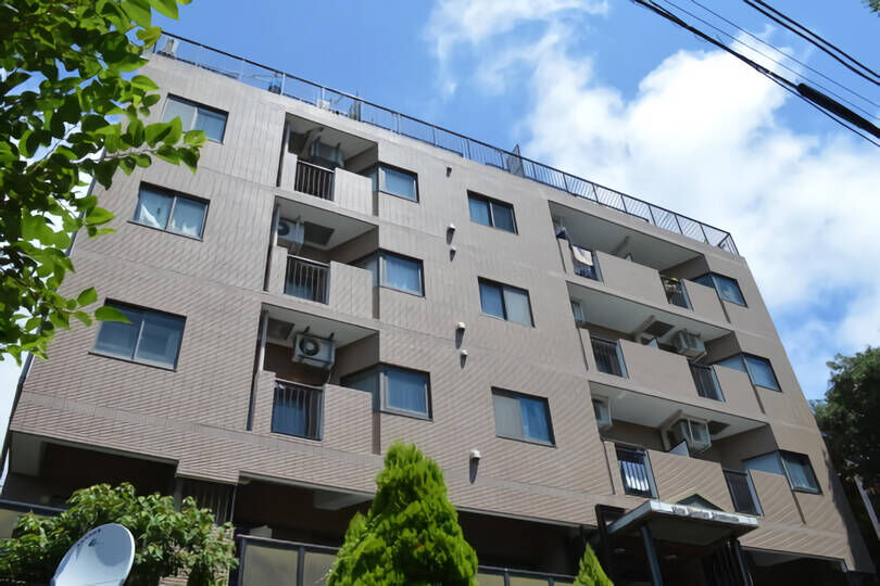 ライオンズマンション熱海の丘　陽光に包まれる南向き角...