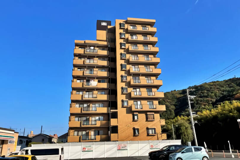 ライオンズマンション湯河原第6 生活便利な定住地 山...