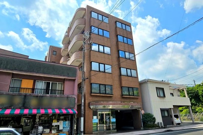 ステータスヒル湯河原壱番館 駅徒歩圏の定住向けマンシ...