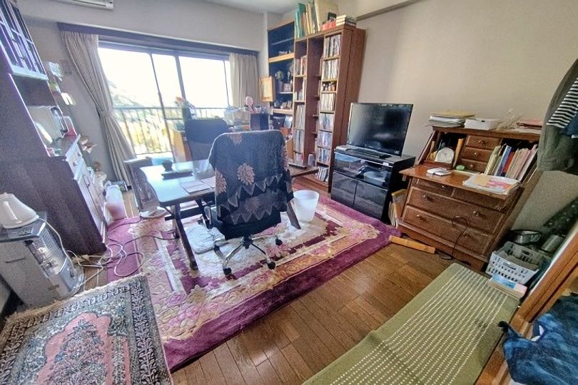 ロイヤルガーデン熱海伊豆山　お部屋から山並みと海を臨む　温泉大浴場付マンション 画像4