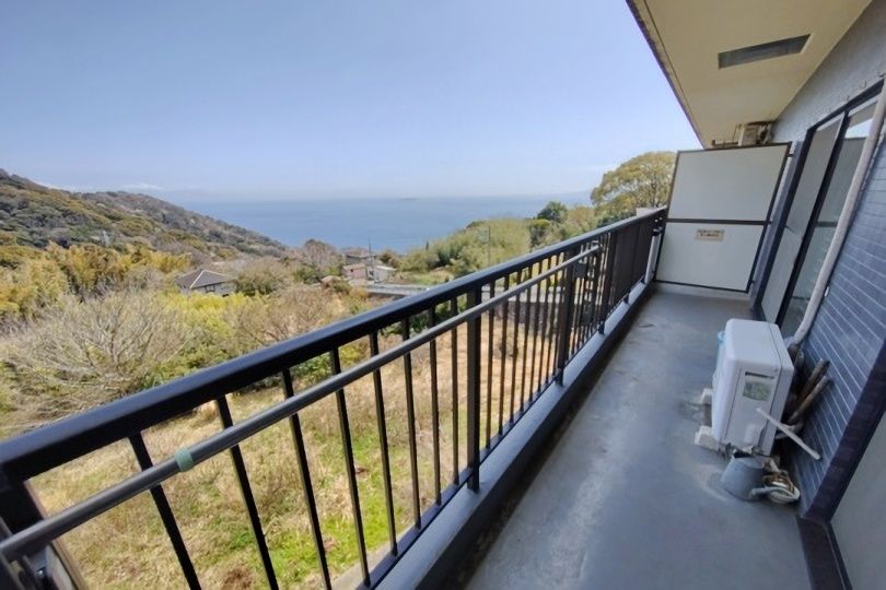 ロイヤルガーデン熱海伊豆山　お部屋から山並みと海を臨む　温泉大浴場付マンション 画像7