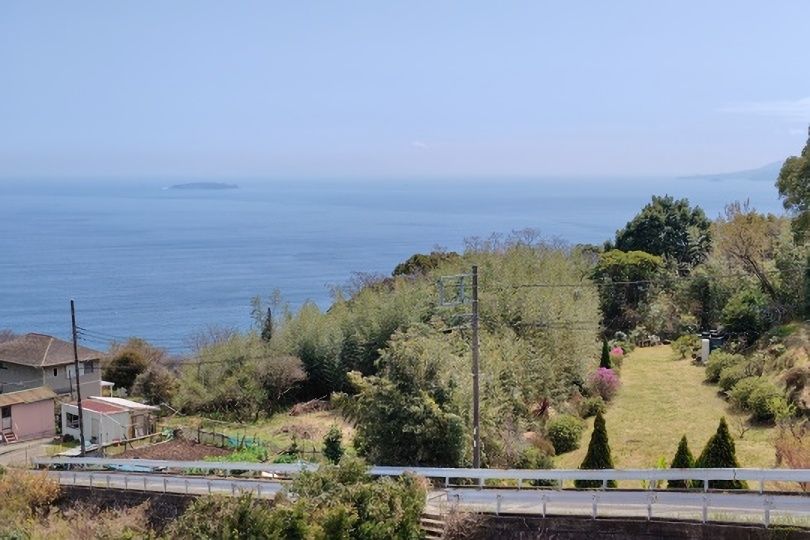 ロイヤルガーデン熱海伊豆山　お部屋から山並みと海を臨む　温泉大浴場付マンション 画像8